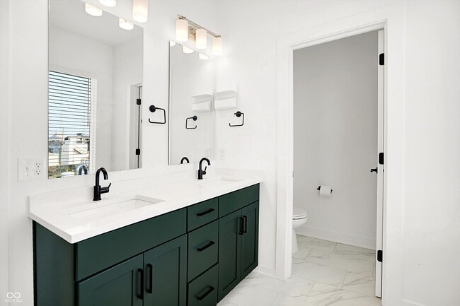 Building Photo - 1303 Deloss St