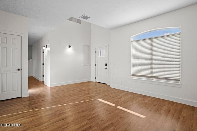 Building Photo - 11025 Bullseye St