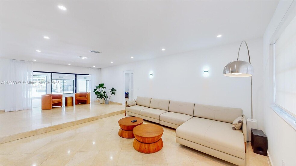 Building Photo - 19140 N Bay Rd