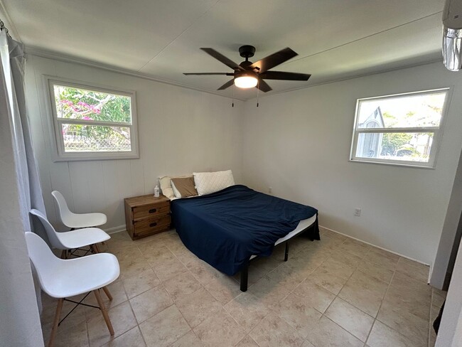 Building Photo - Beautifully Renovated Kailua Home | Walk t...