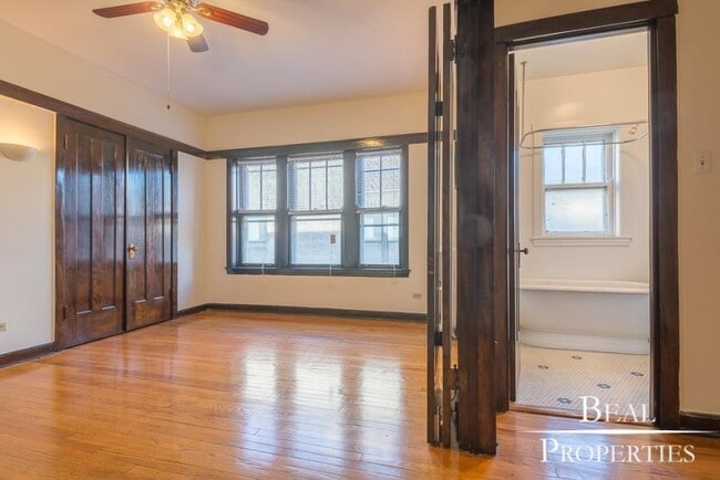 Building Photo - 0 bedroom in CHICAGO IL 60613