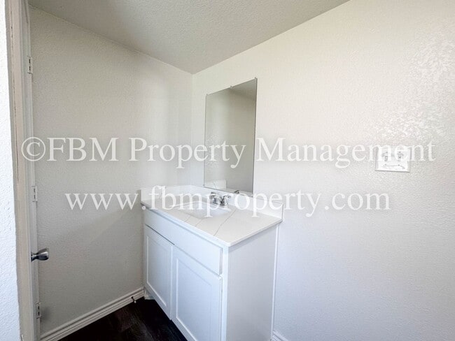 Building Photo - 203 Ave B