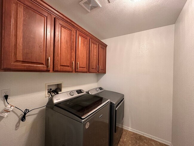 Building Photo - Summerlin Townhome