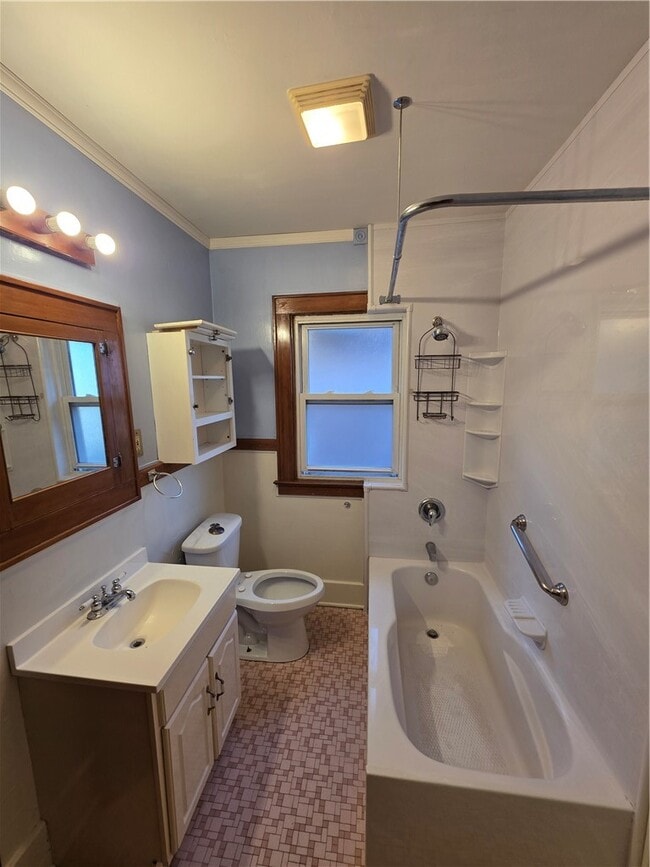 Building Photo - 218 Congress Ave