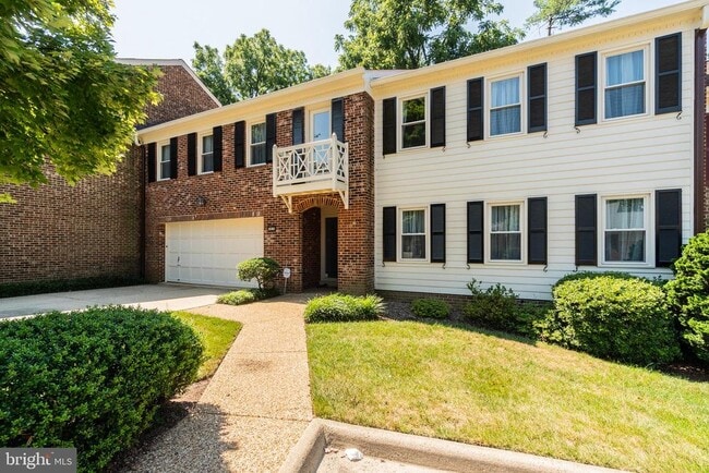 Building Photo - 10515 Meadow Bridge Ln
