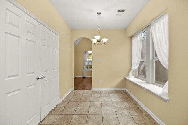 Building Photo - 12806 Pecan Shores Dr
