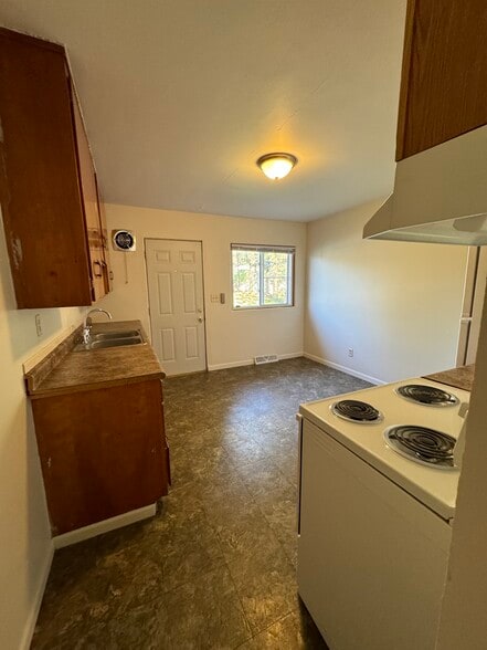 Building Photo - 3013 Blakeley Ave