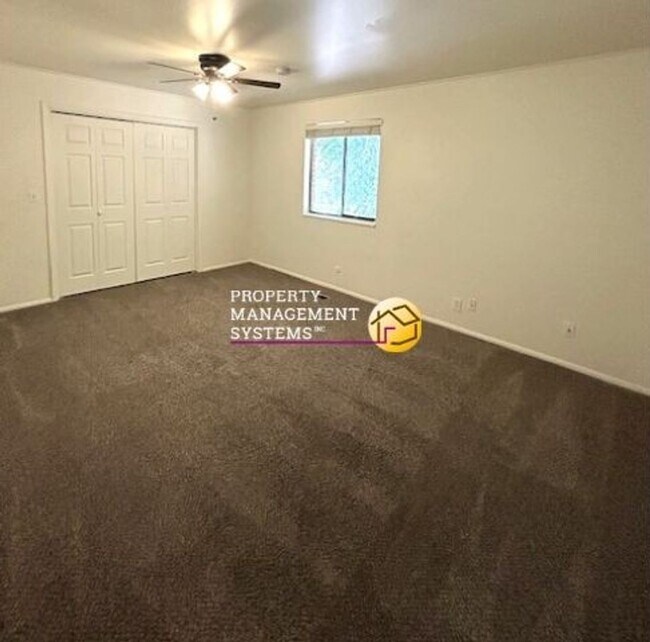 Building Photo - 3 Bedroom Twin Home in Sandy