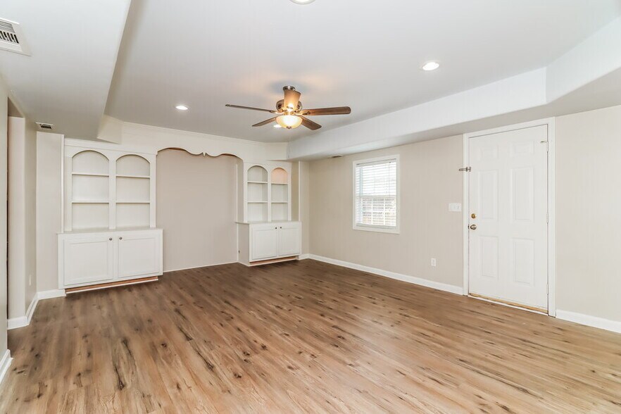 Building Photo - 106 Providence Way