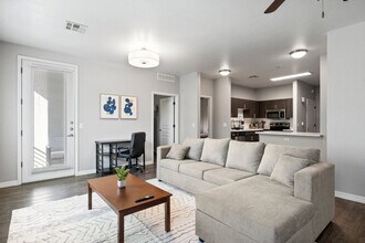 Building Photo - 14 W Villa Rita Dr