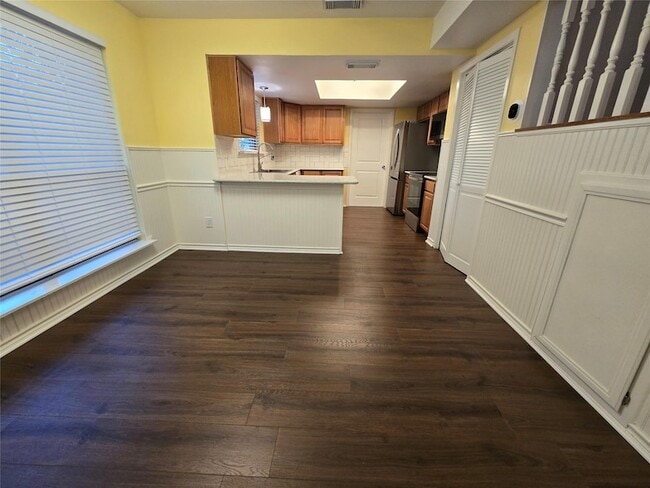 Building Photo - 604 Quail Creek Dr