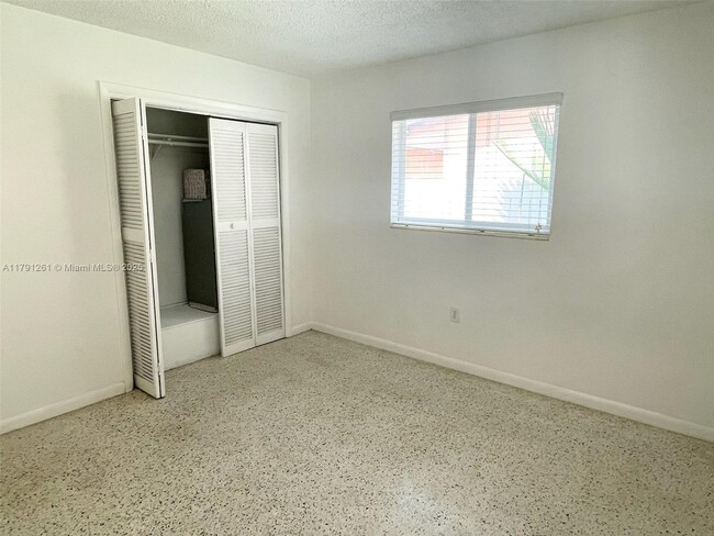 Building Photo - 3150 SW 23rd Terrace