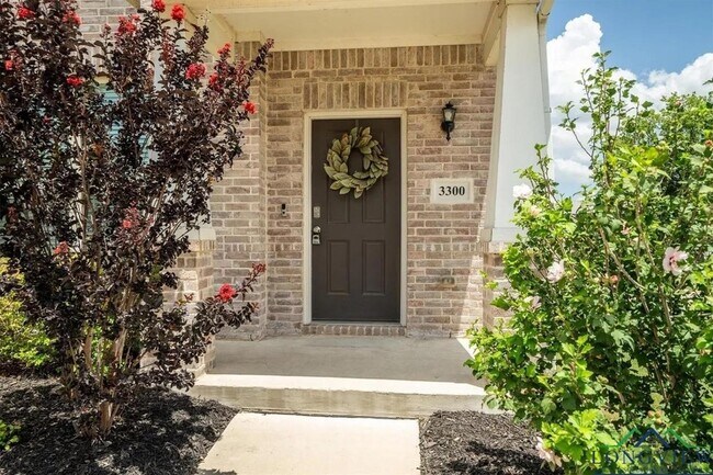 Building Photo - 3300 Becker Dr