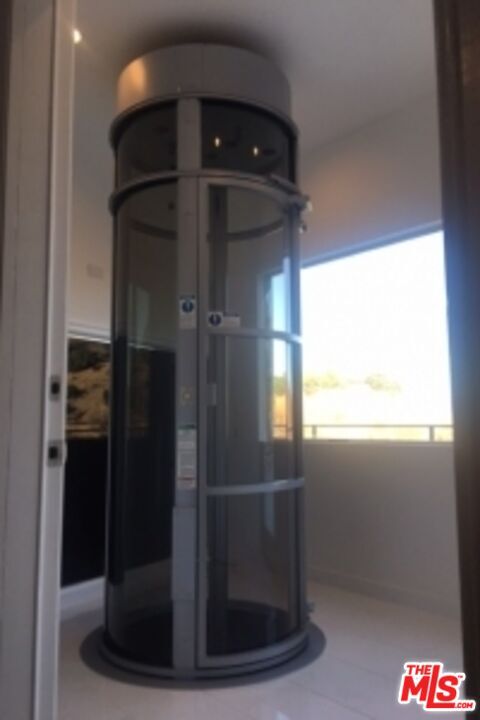 Building Photo - 3624 Avenida Del Sol