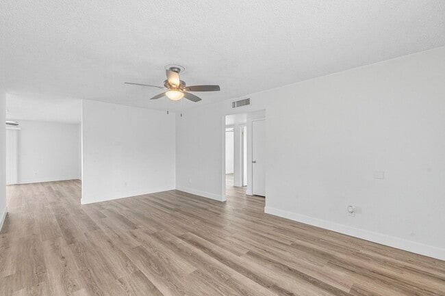 Building Photo - Wonderful East Valley Home! 4bedroom 2 Bat...