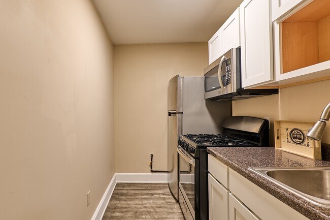 Building Photo - 198 Court St