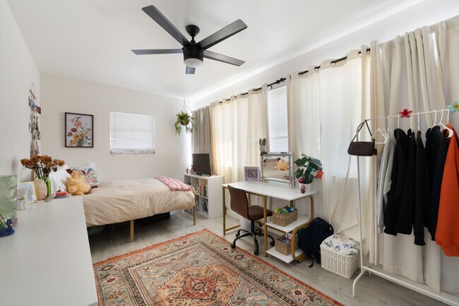 Building Photo - 6162 Mary Ln Dr