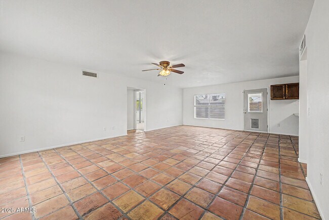 Building Photo - 1134 W Hermosa Dr