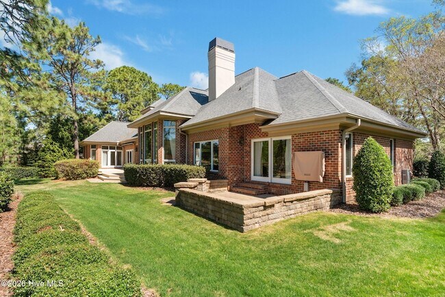 Building Photo - 50 Oak Meadow Rd