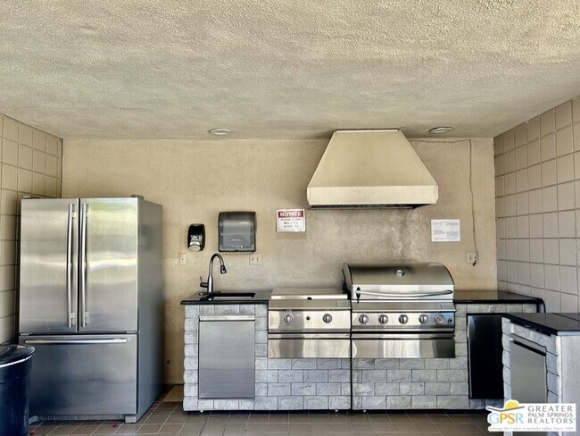 Building Photo - 197 Desert Lakes Dr