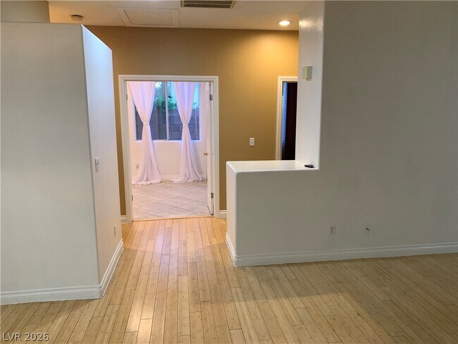 Building Photo - 306 Winery Ridge St