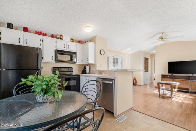 Building Photo - 6114 S Sawgrass Dr