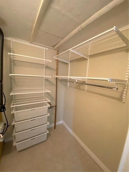 Building Photo - 3040 NE 16th Ave