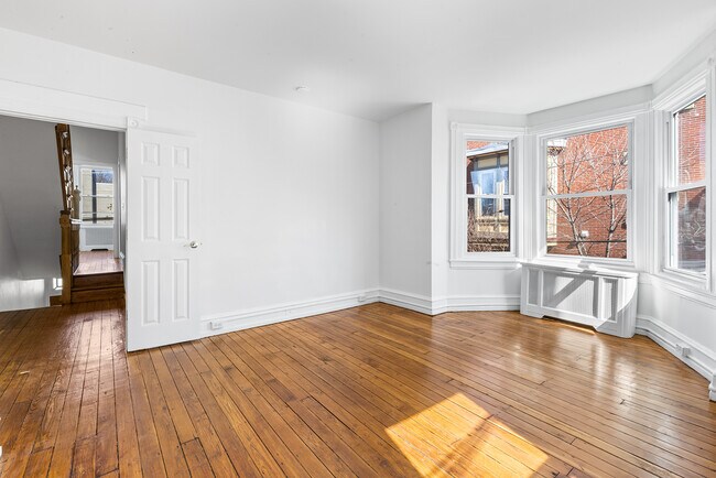 Building Photo - 2428 Poplar St