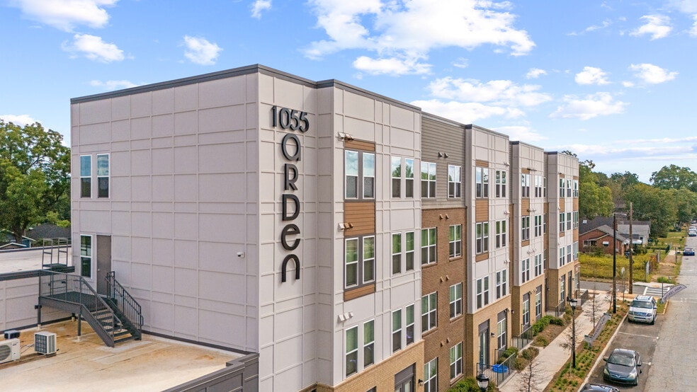 Primary Photo - 1055 Arden