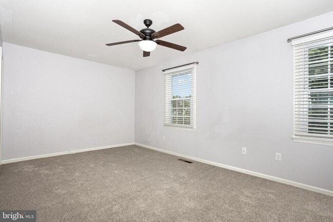 Building Photo - 912 Allenview Dr