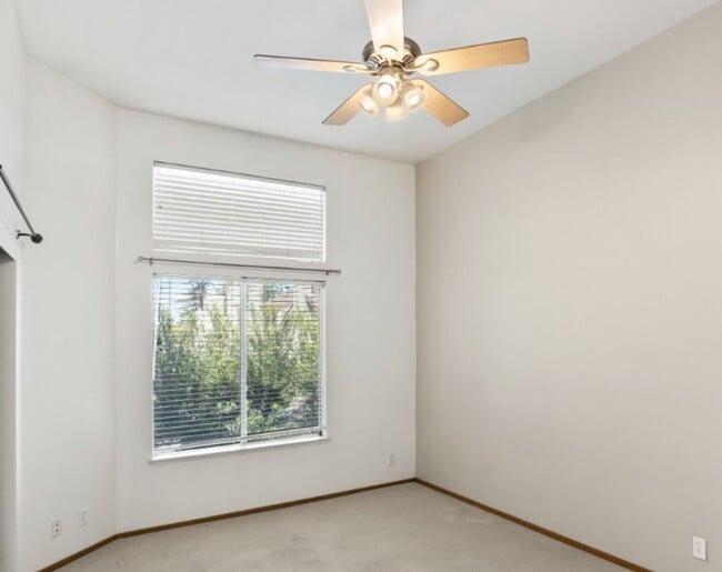 Building Photo - Stunning upstairs condo unit for rent in Blossom Valley