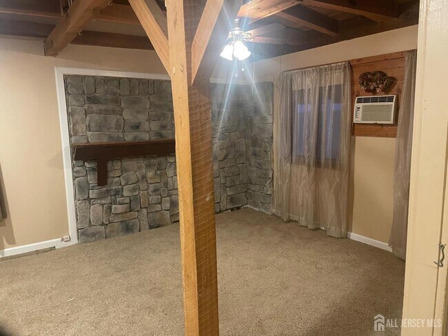 Building Photo - 1515 Thomas Ave