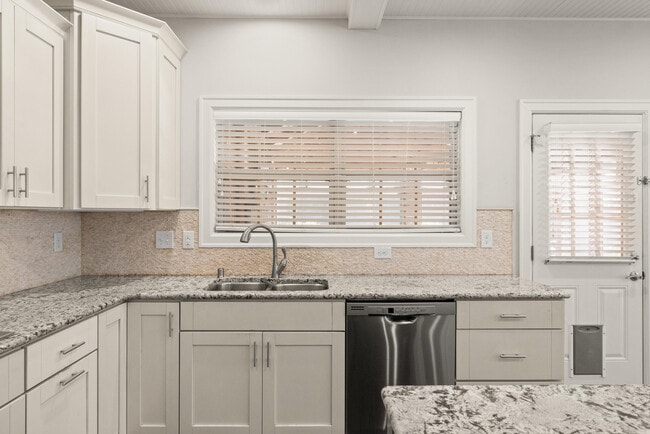 Building Photo - 916 Star of Danube Way