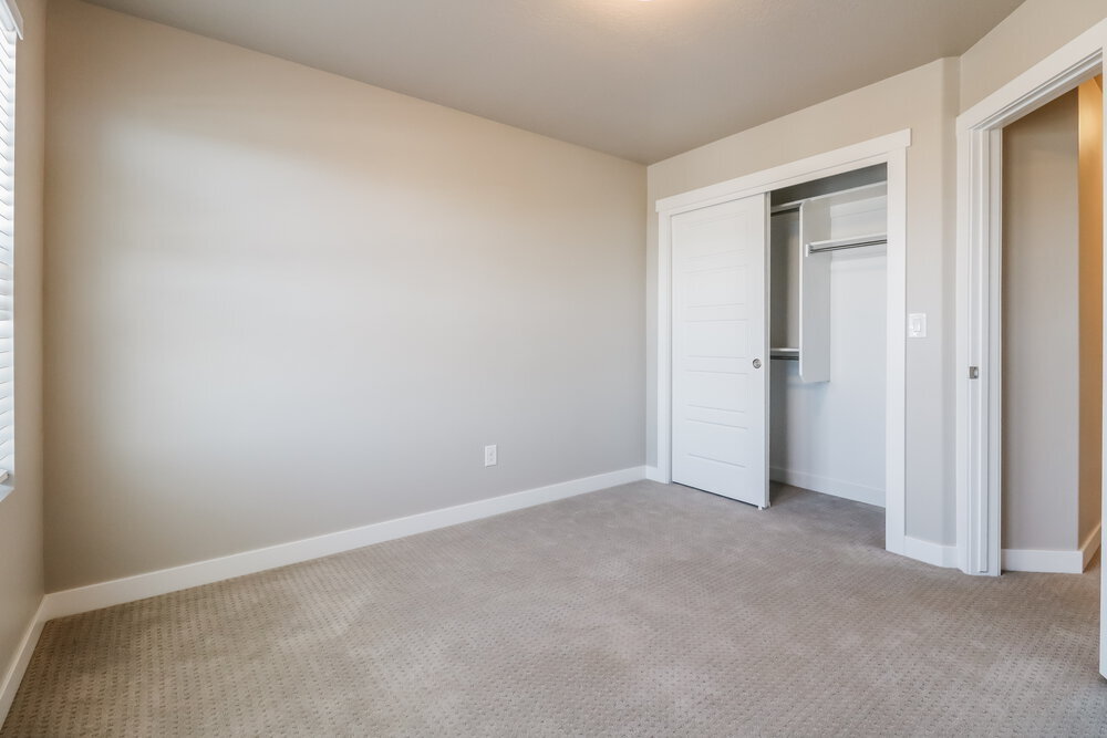 Building Photo - 1083 W Osprey Dr