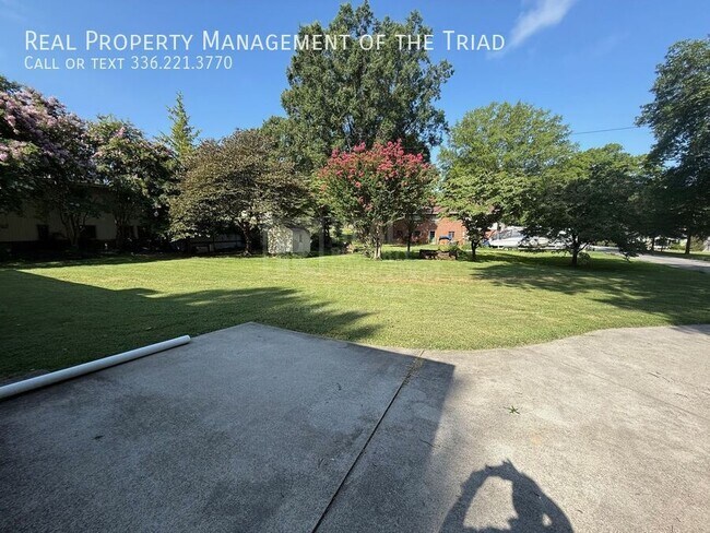 Building Photo - 3300 Anderson Dr