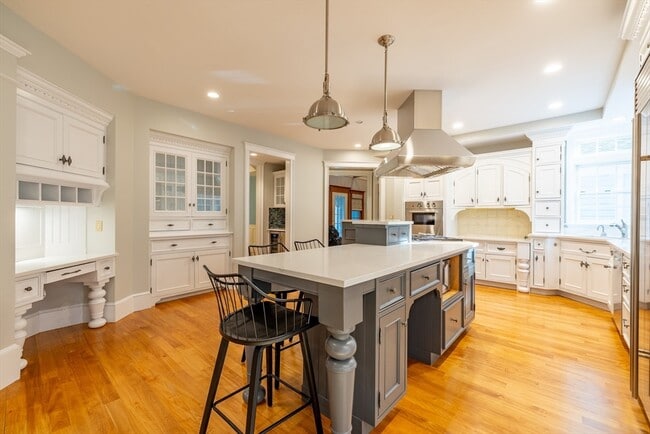 Building Photo - 3 W Hollow