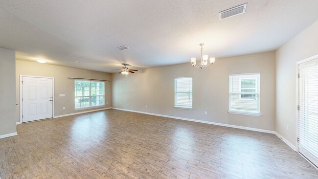 Building Photo - Hammock Bay 4 bedroom 3 bath home - corner...