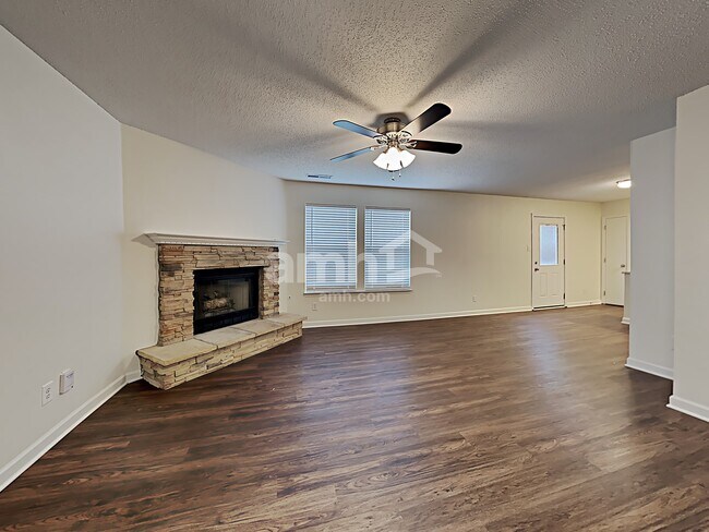 Building Photo - 2130 Summer Breeze Way