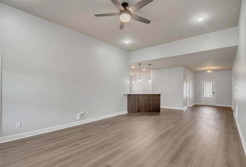 Building Photo - 24580 Silent Spring Dr