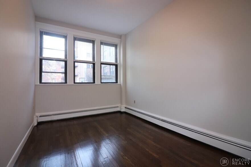 Building Photo - 31 Stearns Rd