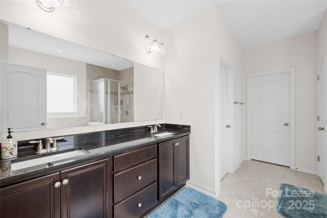 Building Photo - 5086 Waterloo Dr