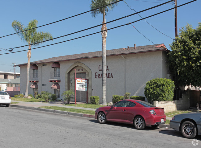 Primary Photo - Casa Granada Apartments