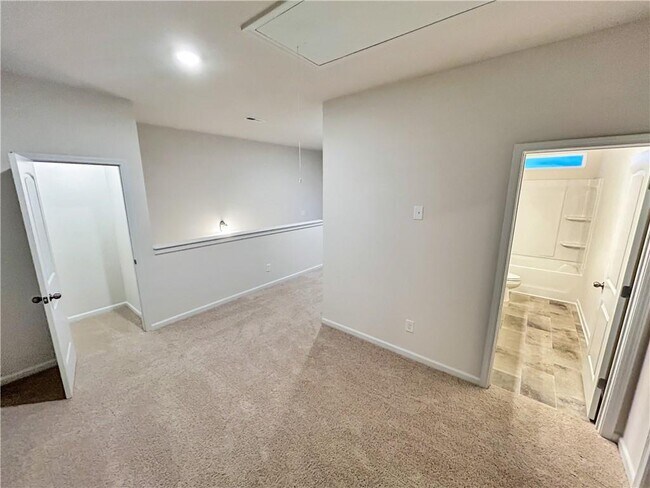Building Photo - 203 Edna Trl