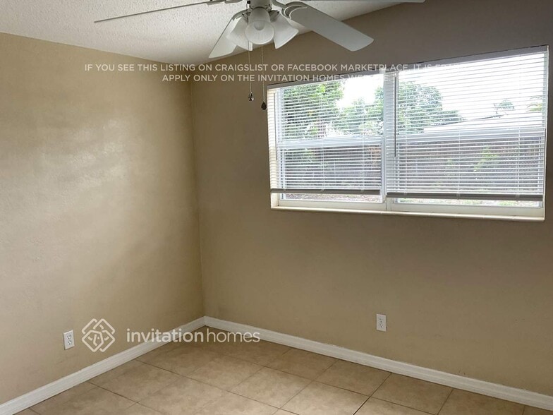 Building Photo - 1909 Yale Ave