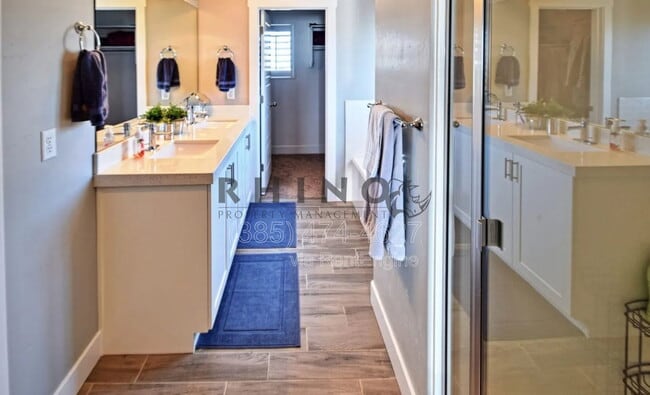 Building Photo - 7478 N Hutch Ln