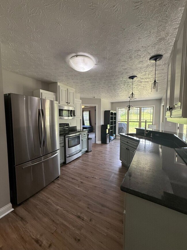 Building Photo - 3/2 1-level Phenix City home
