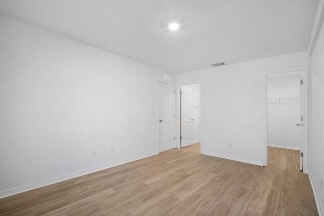 Building Photo - 341-343 Reeves St