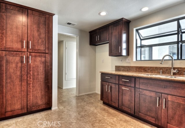 Building Photo - 15 Grenache