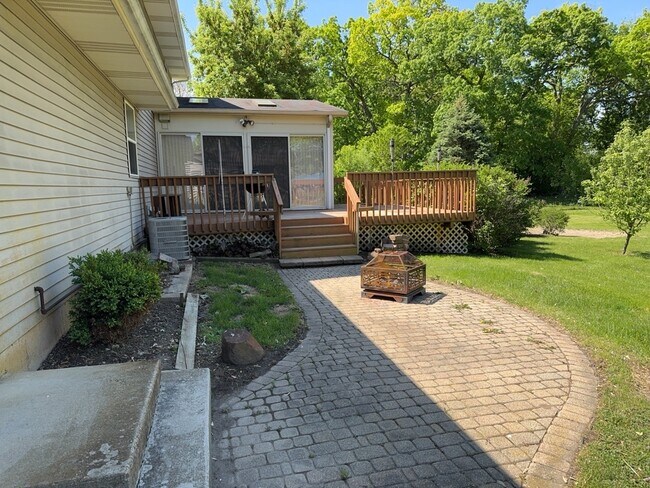 Building Photo - 36420 N Tamarack Dr