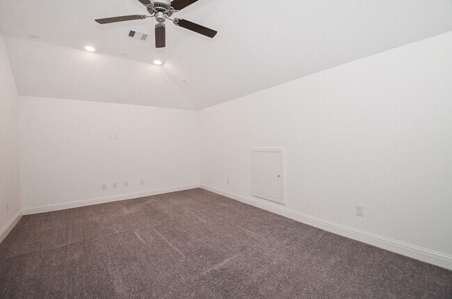 Building Photo - 6502 Wild Holw Ct